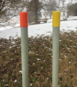 Grenzmarkierungspflock mit Farbkappe